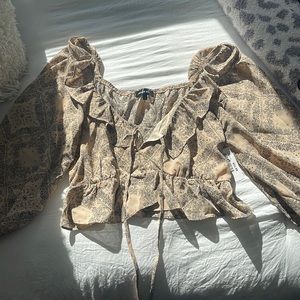 Crop Top Ruffle Sleeve Blouse